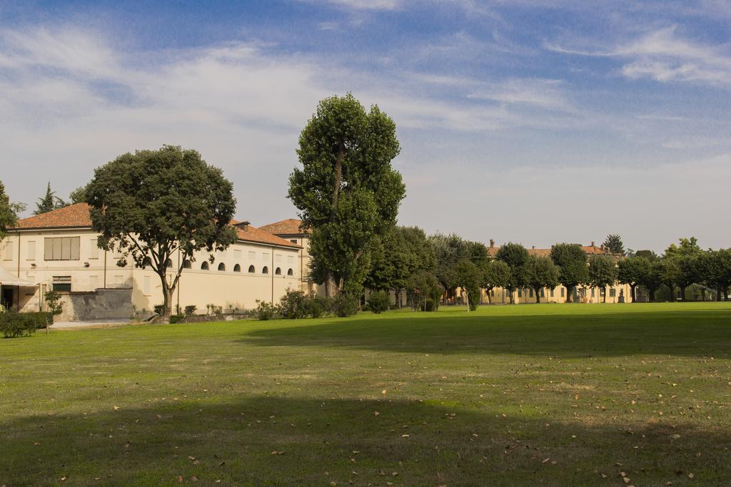 Country Hotel Castelbarco Vaprio dʼAdda Exterior foto